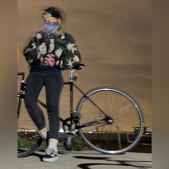 Meet your Posher! - Picture 4 of 5